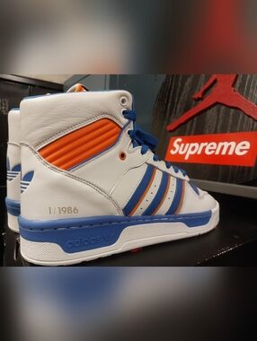 Adidas Rivarly Hi Knicks Size 9.5